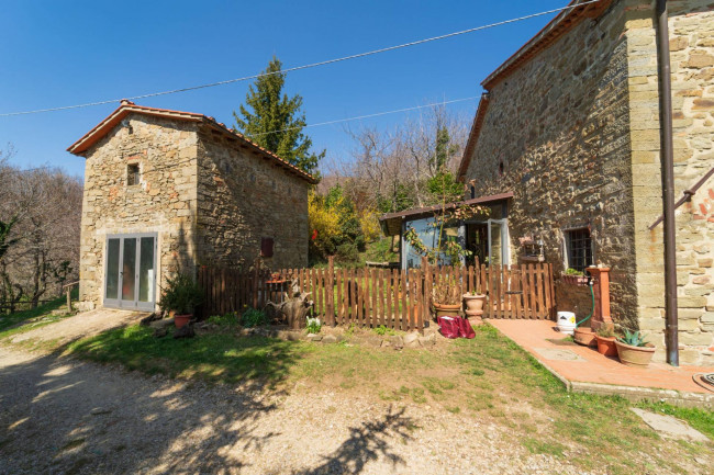 Cascina/Casale/Masseria in vendita a Castelfranco Piandiscò