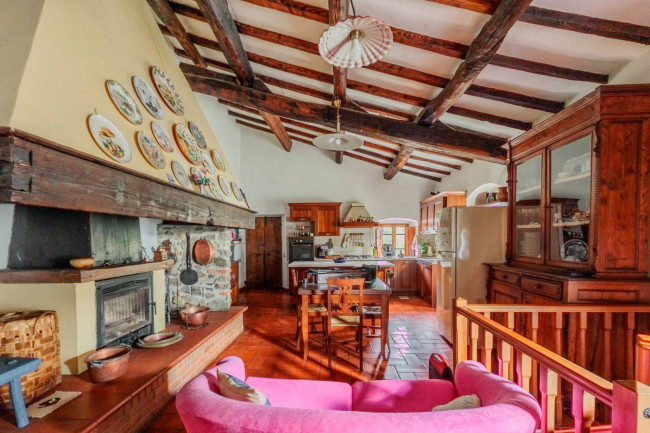 Cascina/Casale/Masseria in vendita a Castelfranco Piandiscò