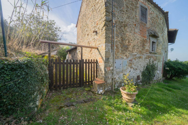 Casa colonica in vendita a Reggello