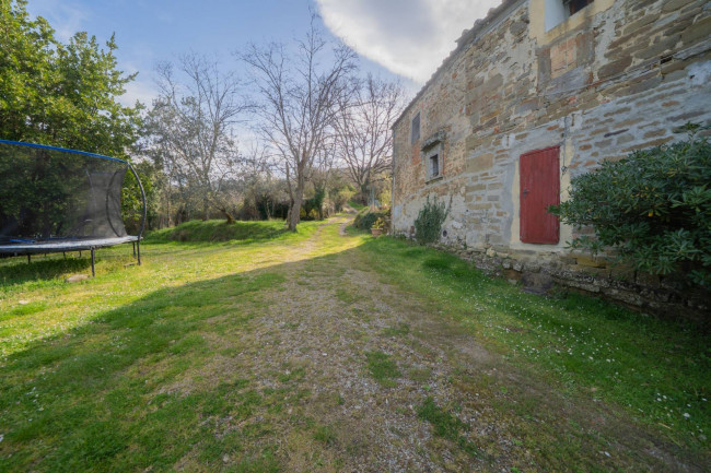 Casa colonica in vendita a Reggello