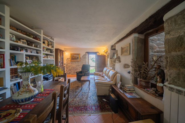 Casa colonica in vendita a Reggello