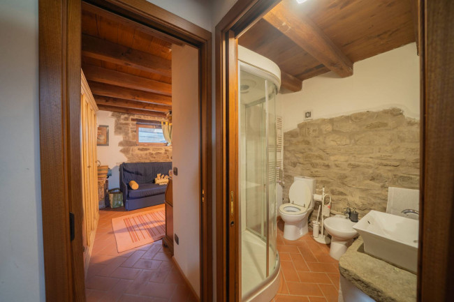 Casa colonica in vendita a Reggello