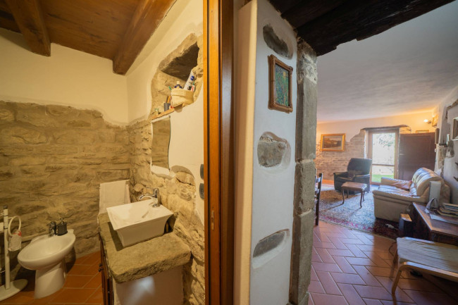 Casa colonica in vendita a Reggello