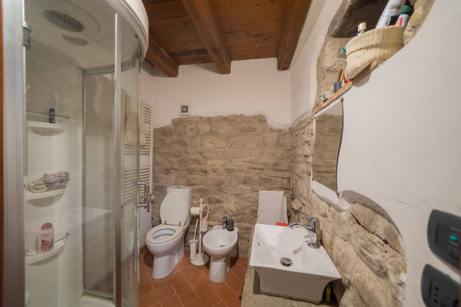 Casa colonica in vendita a Reggello