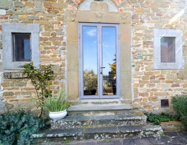 Casa colonica in vendita a Reggello