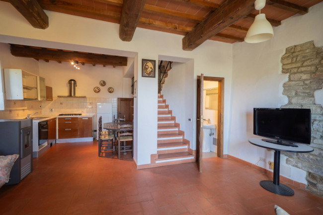 Casa colonica in vendita a Reggello