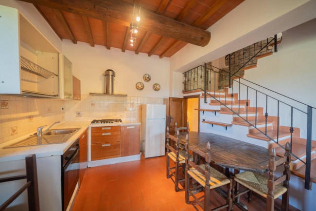 Casa colonica in vendita a Reggello