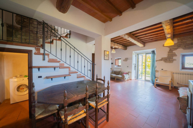 Casa colonica in vendita a Reggello