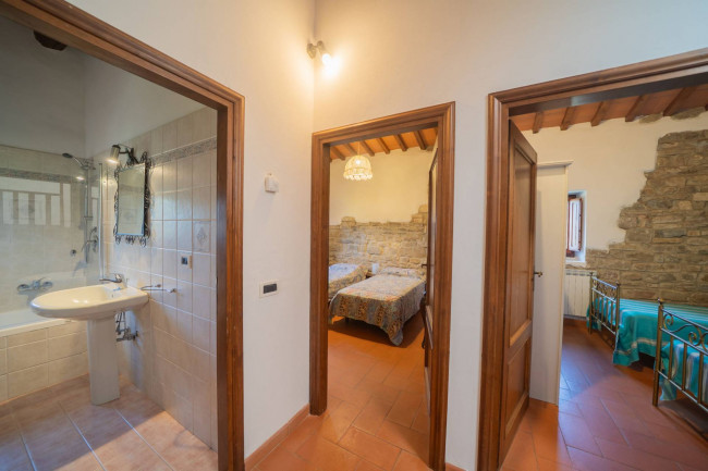 Casa colonica in vendita a Reggello