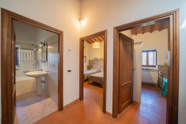 Casa colonica in vendita a Reggello