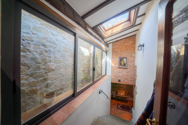 Casa colonica in vendita a Reggello