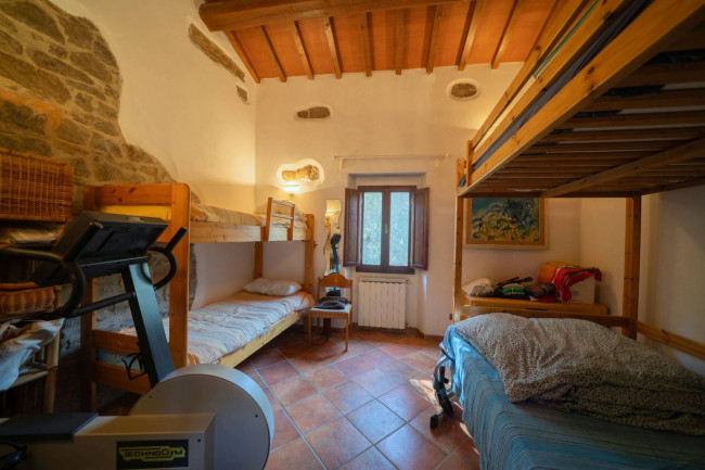 Casa colonica in vendita a Reggello