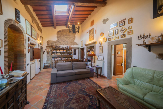 Casa colonica in vendita a Reggello