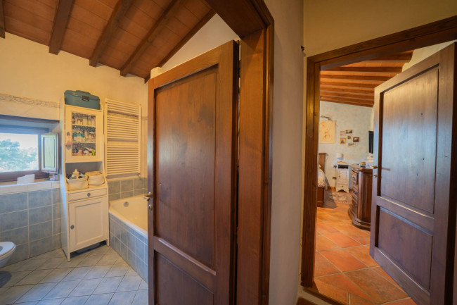 Casa colonica in vendita a Reggello