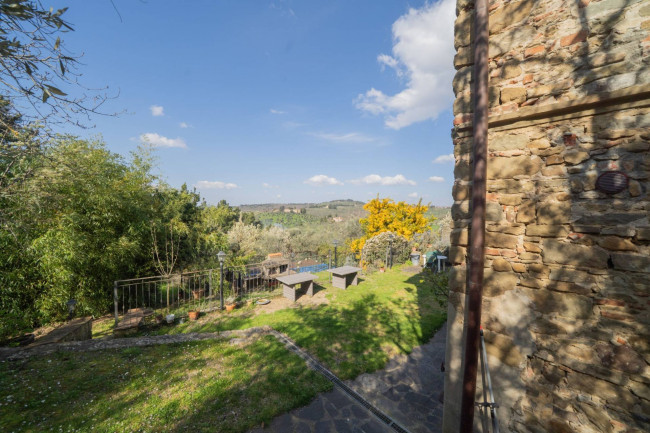 Casa colonica in vendita a Reggello