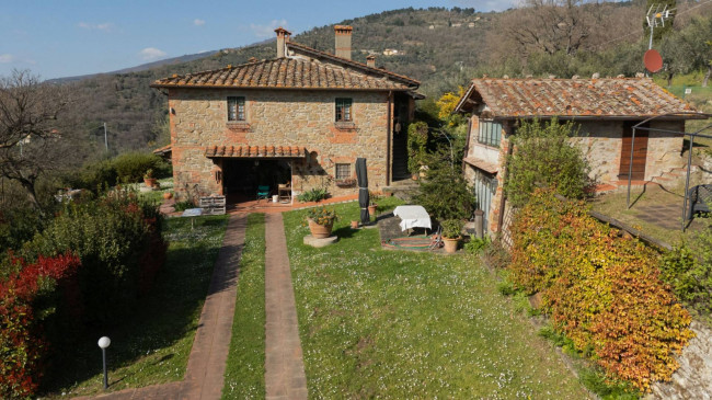 Casa colonica in vendita a Reggello