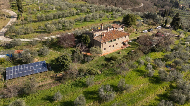 Casa colonica in vendita a Reggello