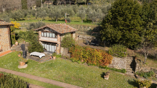 Casa colonica in vendita a Reggello