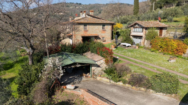 Casa colonica in vendita a Reggello