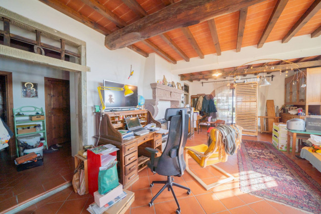 Casa colonica in vendita a Reggello