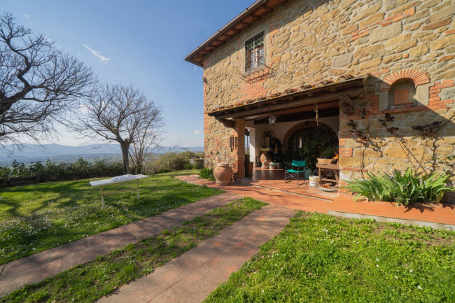 Casa colonica in vendita a Reggello