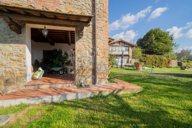 Casa colonica in vendita a Reggello