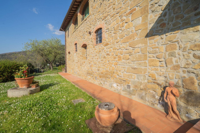 Casa colonica in vendita a Reggello