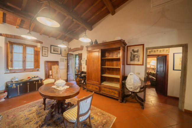 Casa colonica in vendita a Reggello