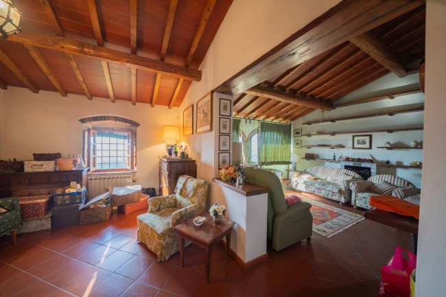 Casa colonica in vendita a Reggello