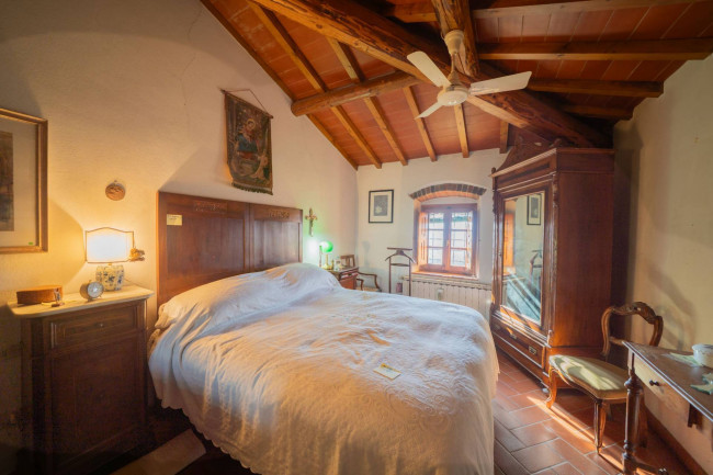 Casa colonica in vendita a Reggello