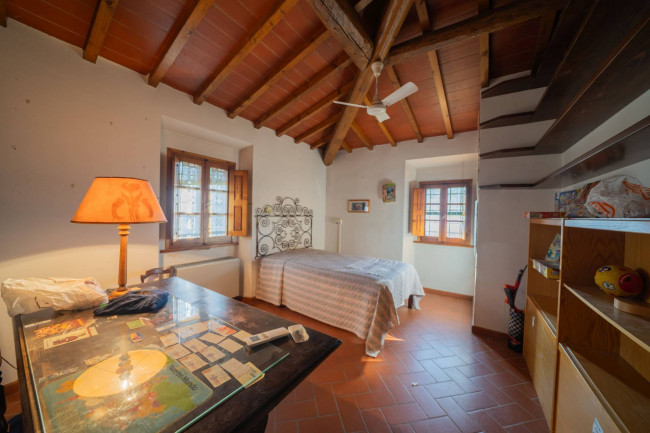 Casa colonica in vendita a Reggello