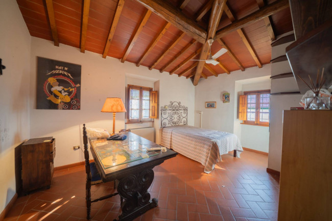 Casa colonica in vendita a Reggello