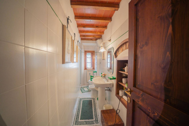 Casa colonica in vendita a Reggello