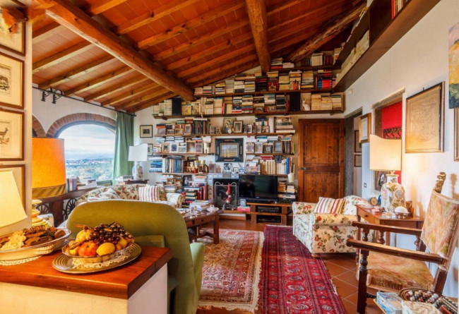 Casa colonica in vendita a Reggello