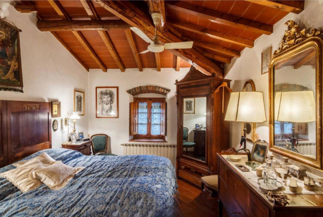 Casa colonica in vendita a Reggello