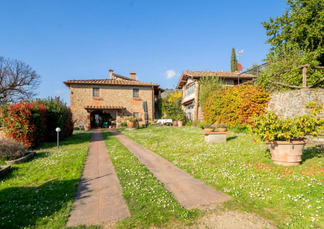 Casa colonica in vendita a Reggello