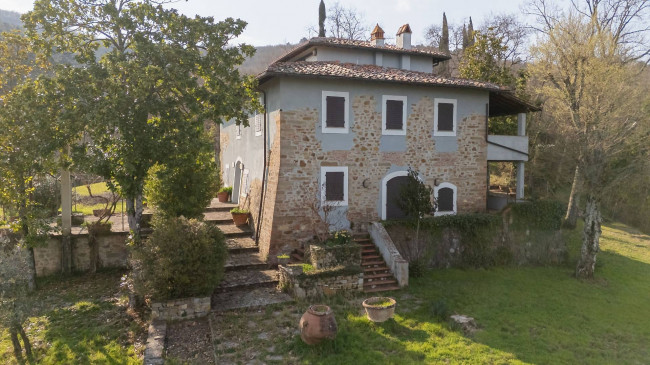 Casa colonica in vendita a Figline e Incisa Valdarno