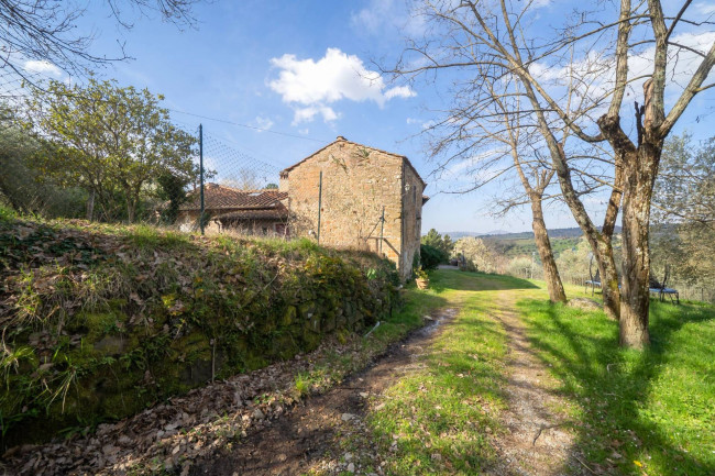 Casa colonica in vendita a Reggello
