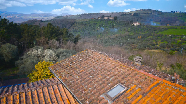Casa colonica in vendita a Reggello