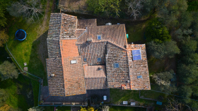Casa colonica in vendita a Reggello