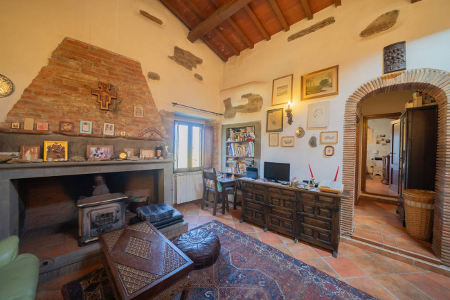 Casa colonica in vendita a Reggello