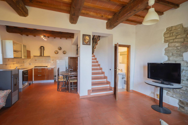 Casa colonica in vendita a Reggello