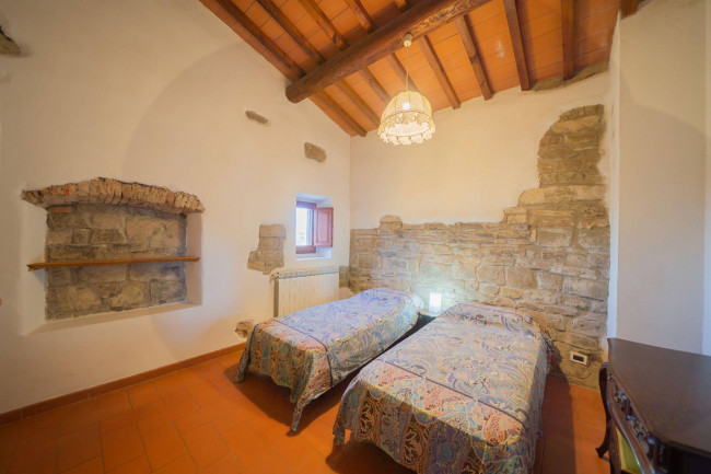 Casa colonica in vendita a Reggello