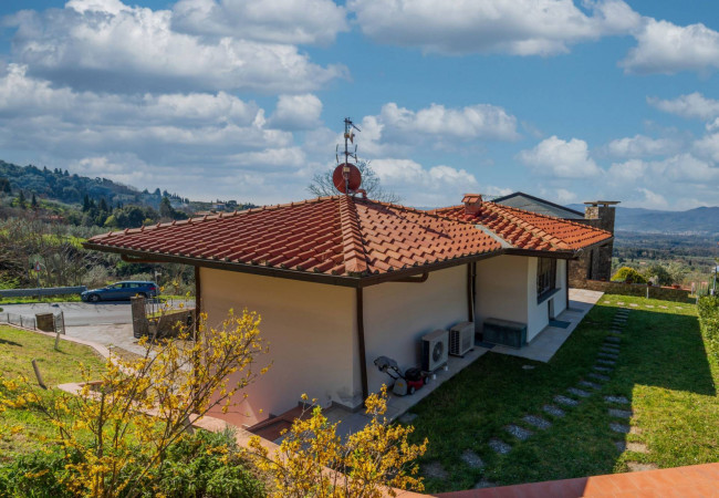 Villa in vendita a Reggello