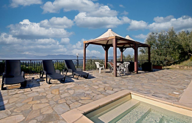 Casa colonica in vendita a Reggello