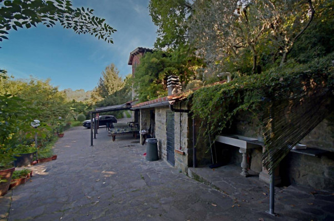 Casa colonica in vendita a Reggello