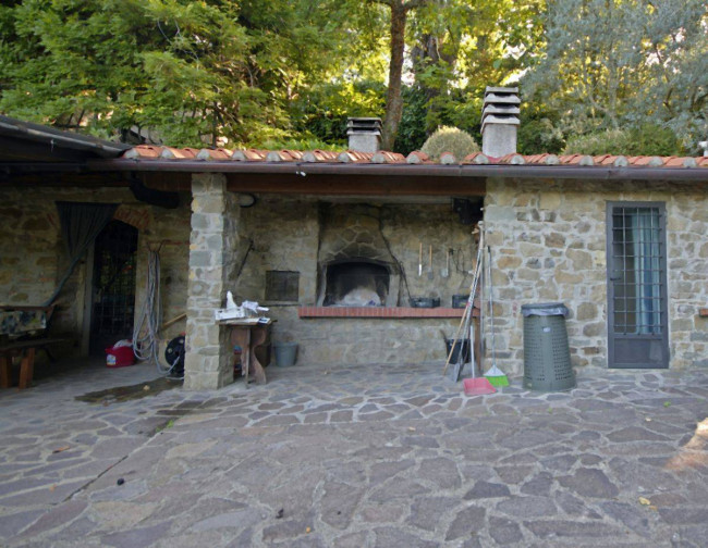 Casa colonica in vendita a Reggello