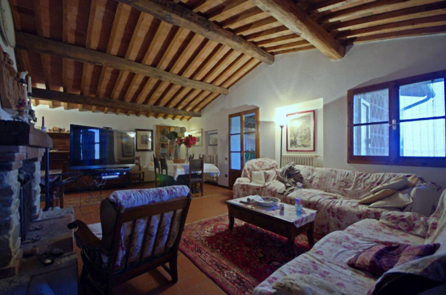 Casa colonica in vendita a Reggello