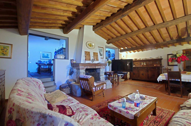 Casa colonica in vendita a Reggello