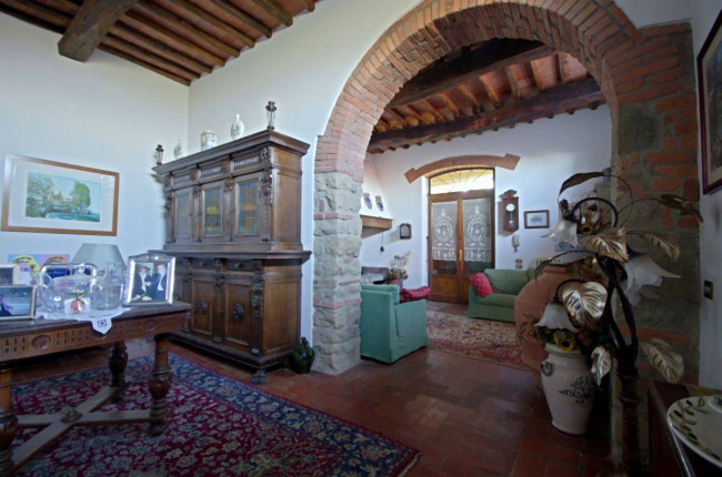 Casa colonica in vendita a Reggello